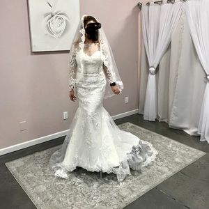 Never been worn wedding dress